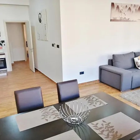 Apartment Sea Breeze Lux Budva