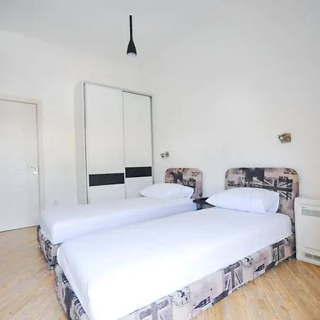 Sea Breeze Lux Apartment